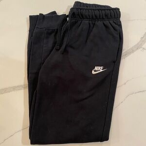 Nike Black Sportswear Club Fleece Women’s Mid-Rise Joggers